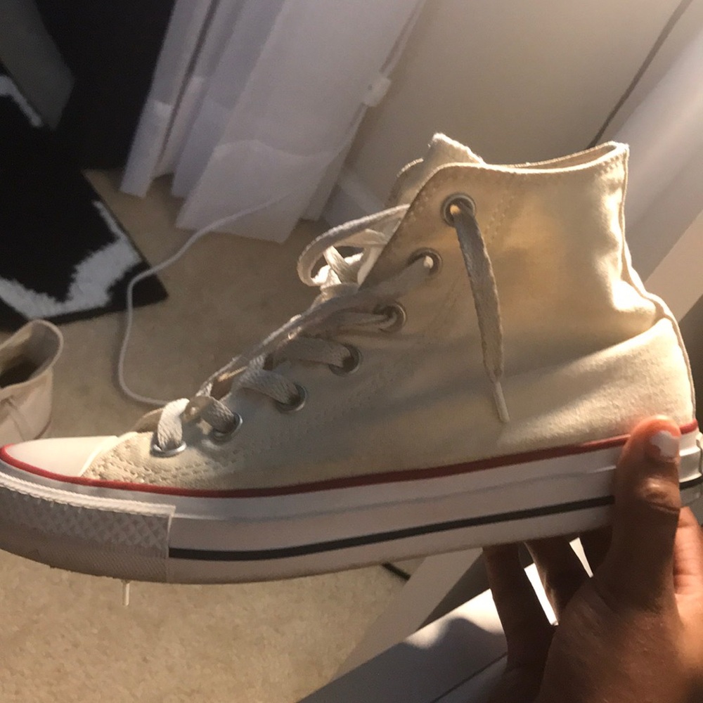 Converse All start shoes size 7 in women’s!